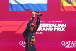 De race van Verstappen | Lambiase hoorde niets door cruise control: 'Ik check maar even of alles oké is'