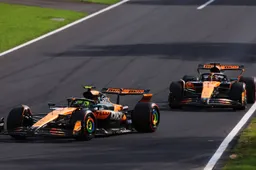 Britse oud-coureur verdedigt McLarens teamorder in Monza: 'Waren specifieke omstandigheden'