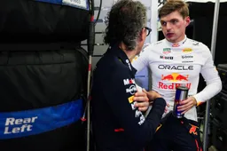 'Hoogwaardig samenspel' Verstappen-Mekies bewierookt: 'We hoorden die verhalen over Horner'
