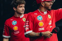 Hamilton ziet teamgenoot Leclerc niet als concurrent: 'We hebben hetzelfde doel, maar ik wil winnen'