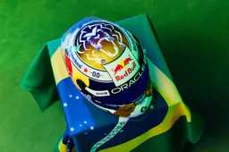 Verstappen toont speciale Brazilië-helm: 'Het kan daar hard regenen'