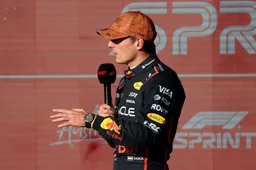 Verstappen niet blind na gouden zaken: 'Wat ik dacht toen McLarens uitvielen? Dat is mooi'