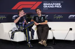 Russell ziet mogelijkheden voor Verstappen: 'Hij zou wat anders kunnen proberen'