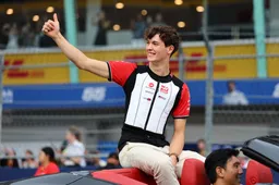 Hinchcliffe vol lof: 'Hij ging wiel aan wiel met de meest intimiderende coureur van het veld, Verstappen'