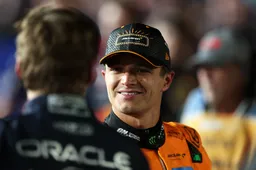 Norris krabt zich achter zijn oren na 'onhandige actie': 'Dat was best wel dom'