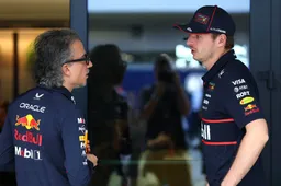 Verstappen krijgt de complimenten van zijn teambaas: 'Max staat niet vanaf de zijlijn te oordelen'