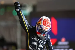 Marko pronkt met Verstappen en lacht McLaren uit: 'Het grappigste was dat bericht: val Max aan'