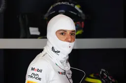 Hadjar lijkt klaar om het tegen Verstappen op te nemen in RB22: 'Dingen beginnen echt te voelen'