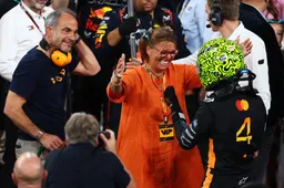 Wereldtitel komt langzaam binnen bij Norris: 'Surrealistisch als iemand je wereldkampioen noemt'