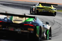 'Verstappen heeft zaken GT3-team geregeld, gaat met ander merk in zee en heeft nieuwe line-up'