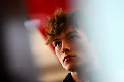 Bearman openhartig over eerste periode als F1-coureur: 'Ik voelde me extreem eenzaam'