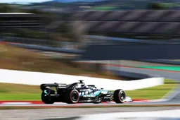 Mercedes loopt voor op schema en jubelt: 'Verliezen alleen maar tijd door pech van anderen'