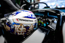 Russell volledig in eigen wereld en feliciteert Antonelli niet: 'Riep de ware Räikkönen in me op'