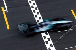 Ondertussen in F1 | Mercedes zet extreem talent in de auto