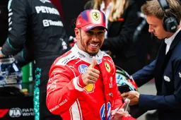 Oud-coureurs onder de indruk van Hamilton: 'Hij heeft zich briljant aangepast'