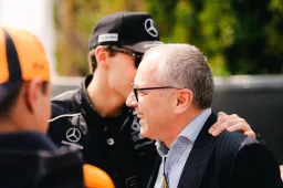 Verstappen staat voor diner met Domenicali, analist schrikt: "Dit is een serieus interview"