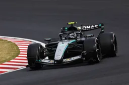 Ondertussen in F1 | WK-leider Antonelli terug in W17 voor bandentest en is daar heel blij mee