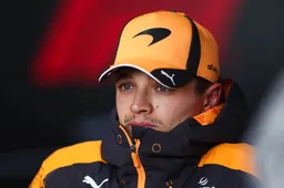 Norris mist start, Red Bull vervangt onderdelen bij Verstappen en Hadjar