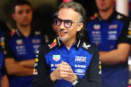 Mekies maakt diepe buiging voor collega van Verstappen: 'Hij is uitzonderlijk goed'