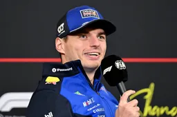 Verstappens 'schaduw' zorgt voor stress bij Russell en Antonelli: "Dat gesprek komt"