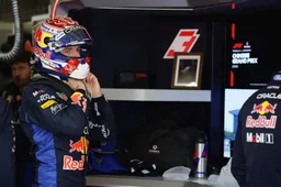 Verstappen staat perplex is is kritisch op Red Bull: 'Niet goed voorbereid'