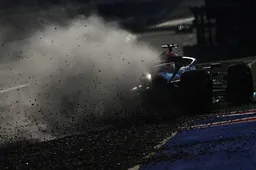 Villeneuve vreest voor Verstappen: 'Vorig jaar was de auto in balans, nu schiet hij alle kanten op'