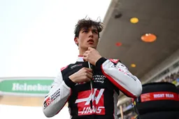 Bearman schrok van incident met Hadjar: 'Dat moment waar ik hem bijna om het leven bracht'