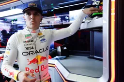 Hadjar haalt uit naar Red Bull: 'Ik heb het nog tegen het team gezegd'