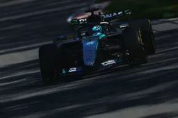 Russell komt in knotsgekke kwalificatie bovendrijven, Verstappen tovert ronde uit de hoge hoed