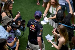 Ondertussen in F1 | Verstappen trotseert de regen