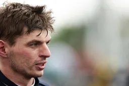 Britse journalist maakt de balans op voor Verstappen: "Beukte tegen Sainz na drama-start"