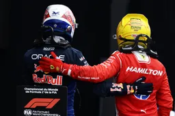 Hamilton zet Verstappen op een voetstuk: "Een absolute grootheid"