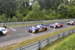 Mercedes domineert op de Nürburgring, Verstappen bijna weer aan de beurt voor cruciale stint