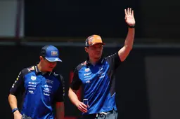 Journalisten krijgen geen antwoord van chagrijnige Verstappen: "Kansloos"