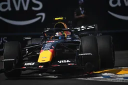 Red Bull Racing doet zichzelf alleen maar pijn, Mercedes speelt het spelletje veel slimmer