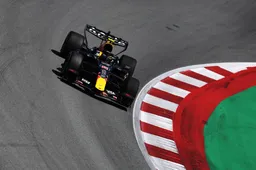 Ondertussen in F1 | Red Bull doet letterlijk 'vliegend' rondje op Red Bull Ring