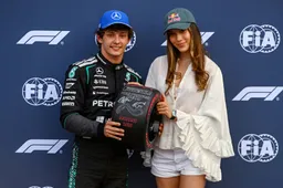 Antonelli werd totaal verrast door Verstappen: "Vooral als Max zo dichtbij zit"