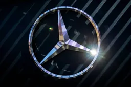 Coulthard vestigt de aandacht op dubieuze actie van Mercedes: "Kost Verstappen tijd"