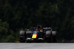 Verstappen kiest voor andere afstelling, cruciaal voordeel in de race