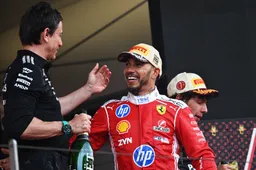 Hamilton gelooft dat hij Ferrari weer naar de top kan brengen: "Ferrari zou de innovator moeten zijn"