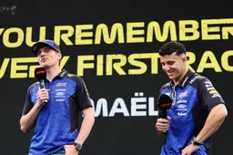 F1TV wijst Verstappen als oorzaak voor crash Hadjar aan: "Pushte meer dan wie dan ook"