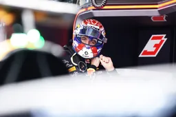 Verstappen stapt met een brede lach en vol optimisme uit: "Voelde heel goed"