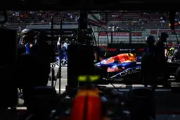 Verstappen opent ijzersterk en zet snelste tijd neer op Spa-Francorchamps