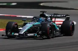 F1 in het kort | Russell raakt de muur in de kwalificatie