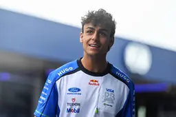 Lindblad verbaast met oordeel over F1-auto: "Makkelijker dan een F2-auto"