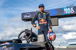 Verstappen onder de indruk van schade bij tegenstander: "Echt waar?"