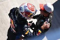 Antonelli treedt in spoor van Hamilton en Verstappen: "Als hij kampioen wordt, verdient hij het"