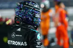 Ondertussen in F1 | Russell crasht in Singapore vanuit leidende positie