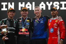 Antonelli kreeg rijles van Verstappen: "Dit was een uitstekend voorbeeld, ik was zwaar geïrriteerd"
