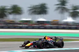 Sterke start Verstappen zegt Mekies nog weinig: "Het is nog veel te vroeg"